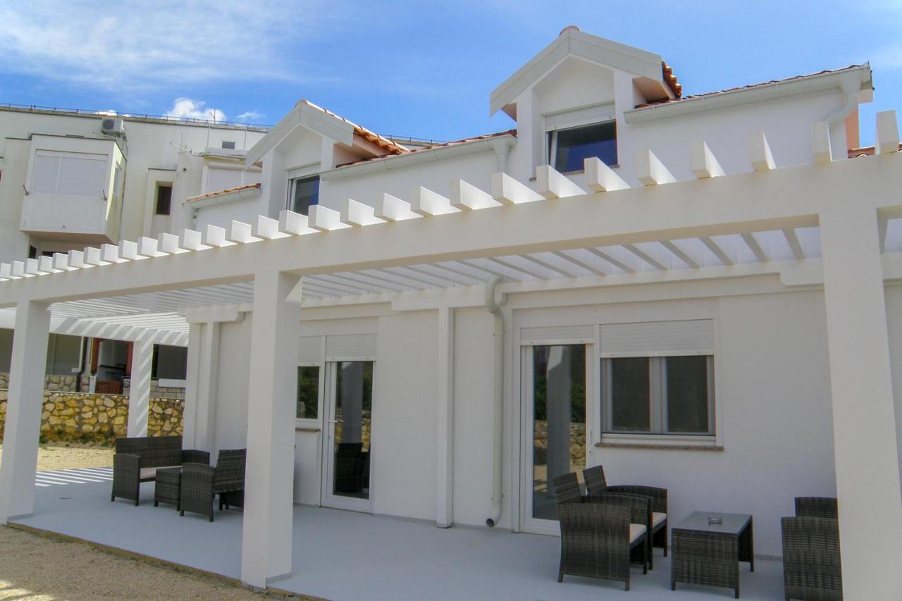 Lada Apartmani Novalja Exterior photo