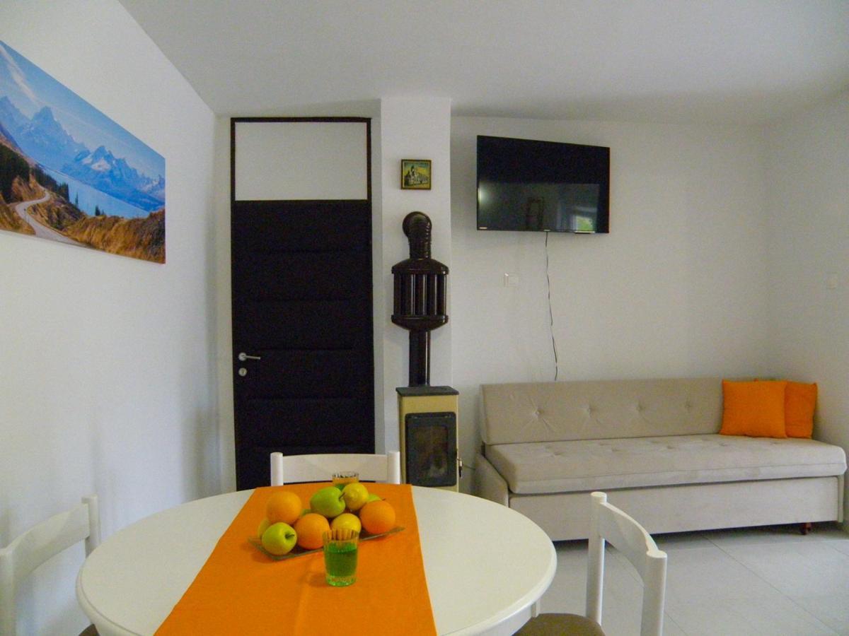 Lada Apartmani Novalja Exterior photo