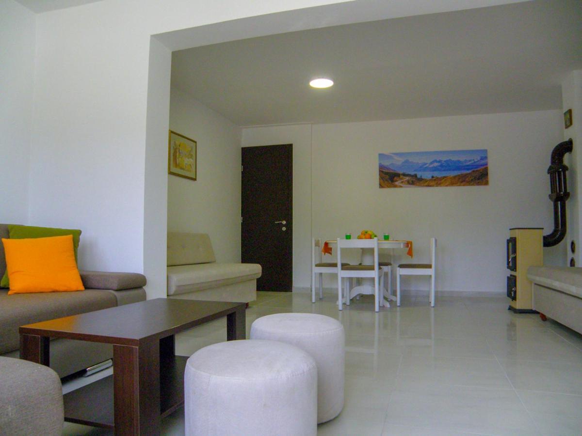 Lada Apartmani Novalja Exterior photo