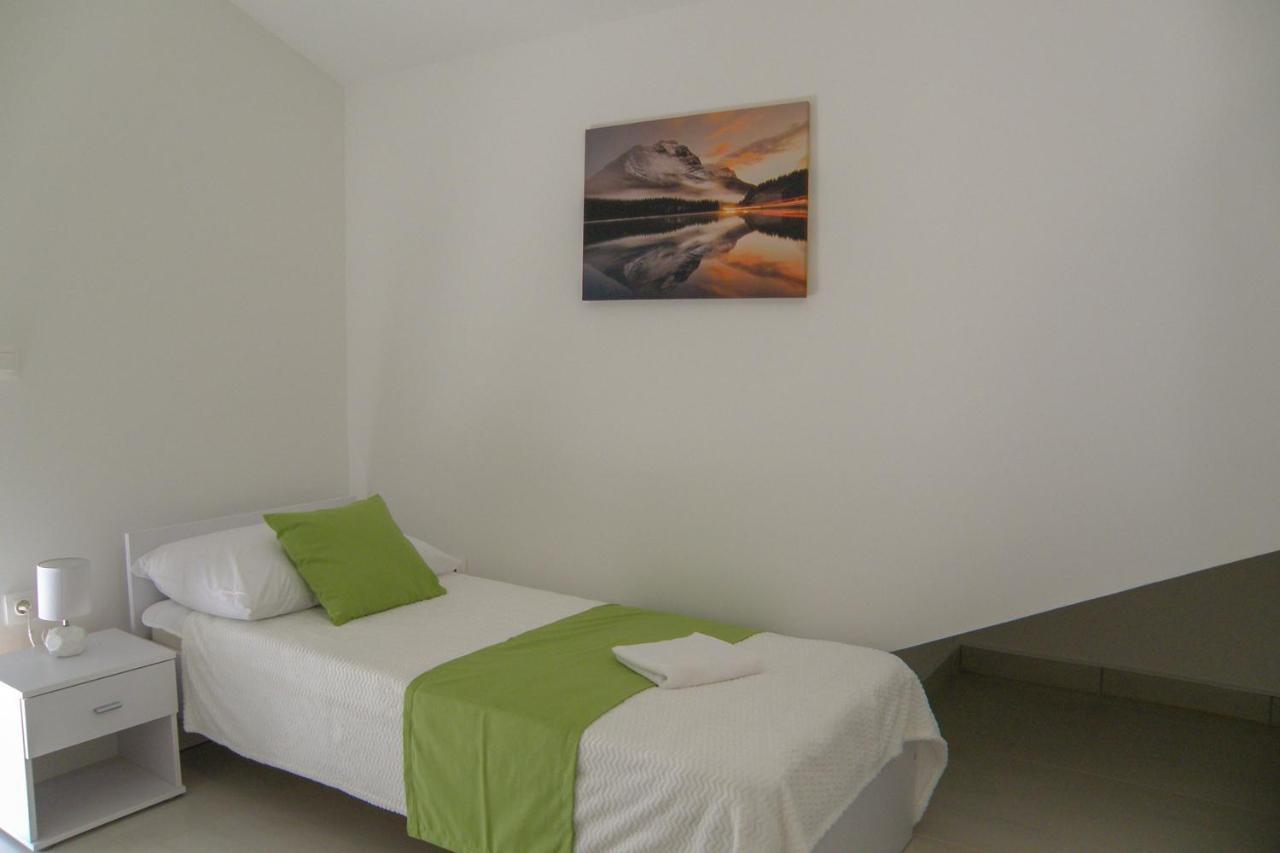 Lada Apartmani Novalja Exterior photo